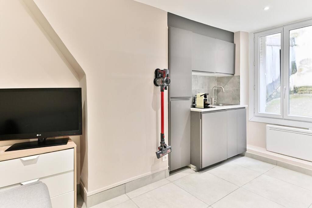 Studio Confortable Au Coeur Du Quartier Sentier Apartment